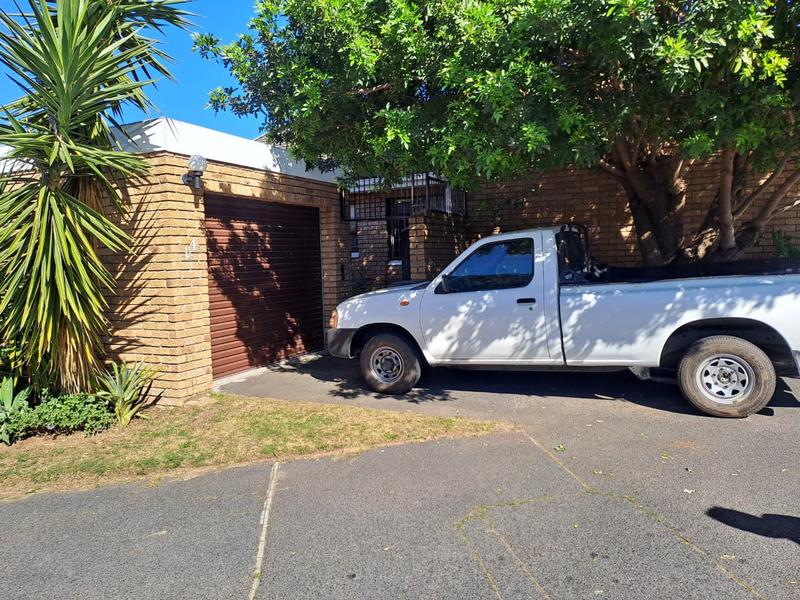 To Let 2 Bedroom Property for Rent in Loevenstein Western Cape